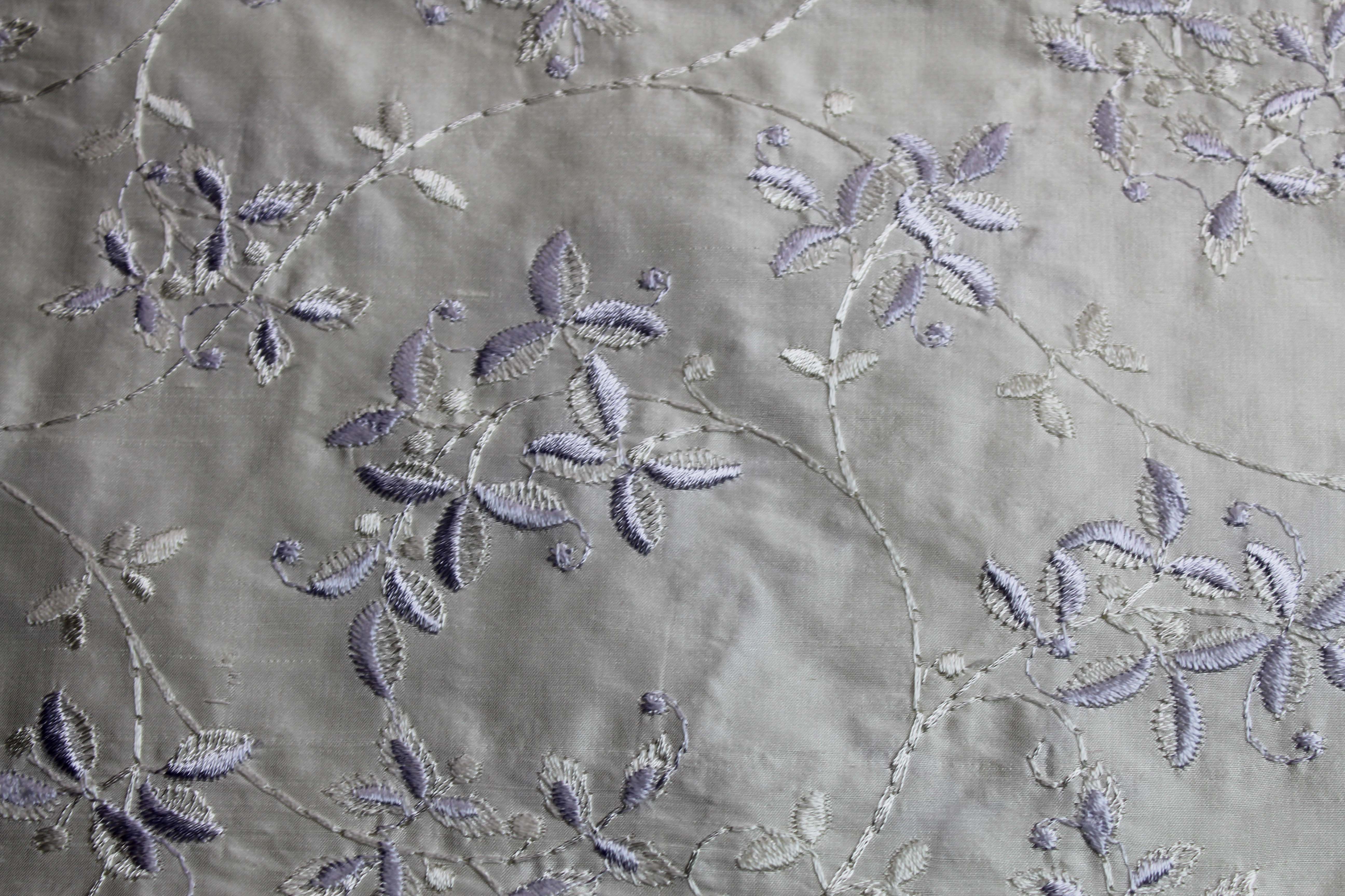 EMBROIDERED SILK DUPION - LILAC